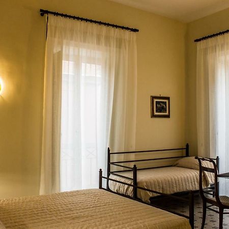 Bed and Breakfast Don Angelo Petito à Naples Extérieur photo
