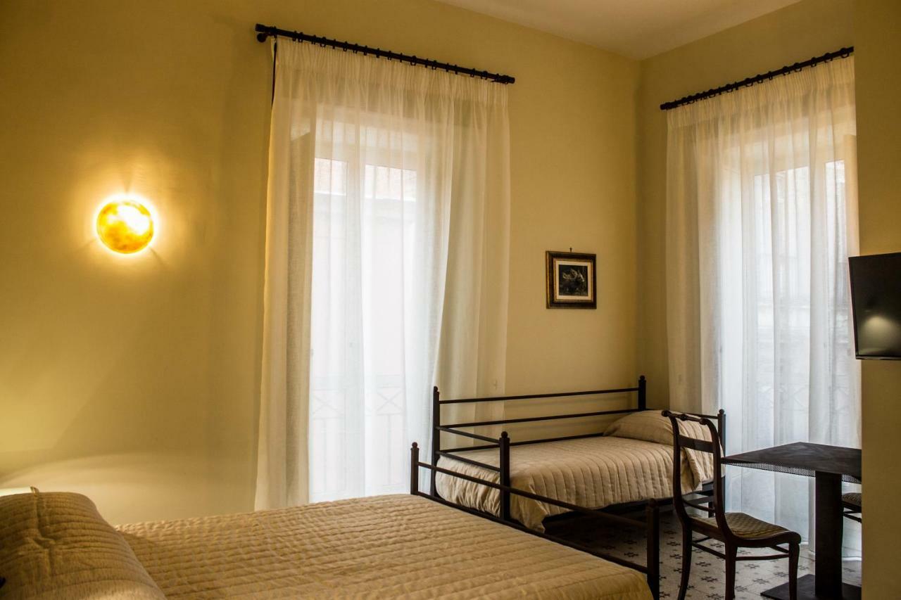 Bed and Breakfast Don Angelo Petito à Naples Extérieur photo